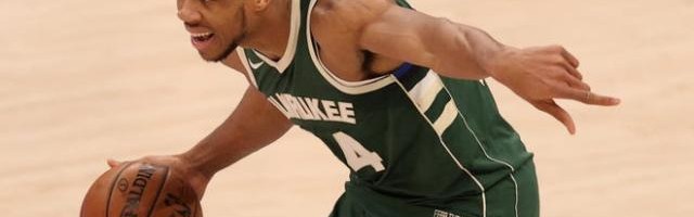 开云官网登录-连砍三双率雄鹿高歌猛进 字母哥加入MVP大乱斗