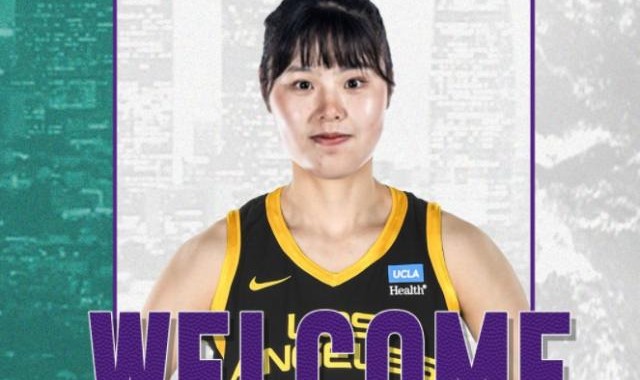 李月汝加盟洛杉矶火花 下赛季竞争WNBA首发中锋？